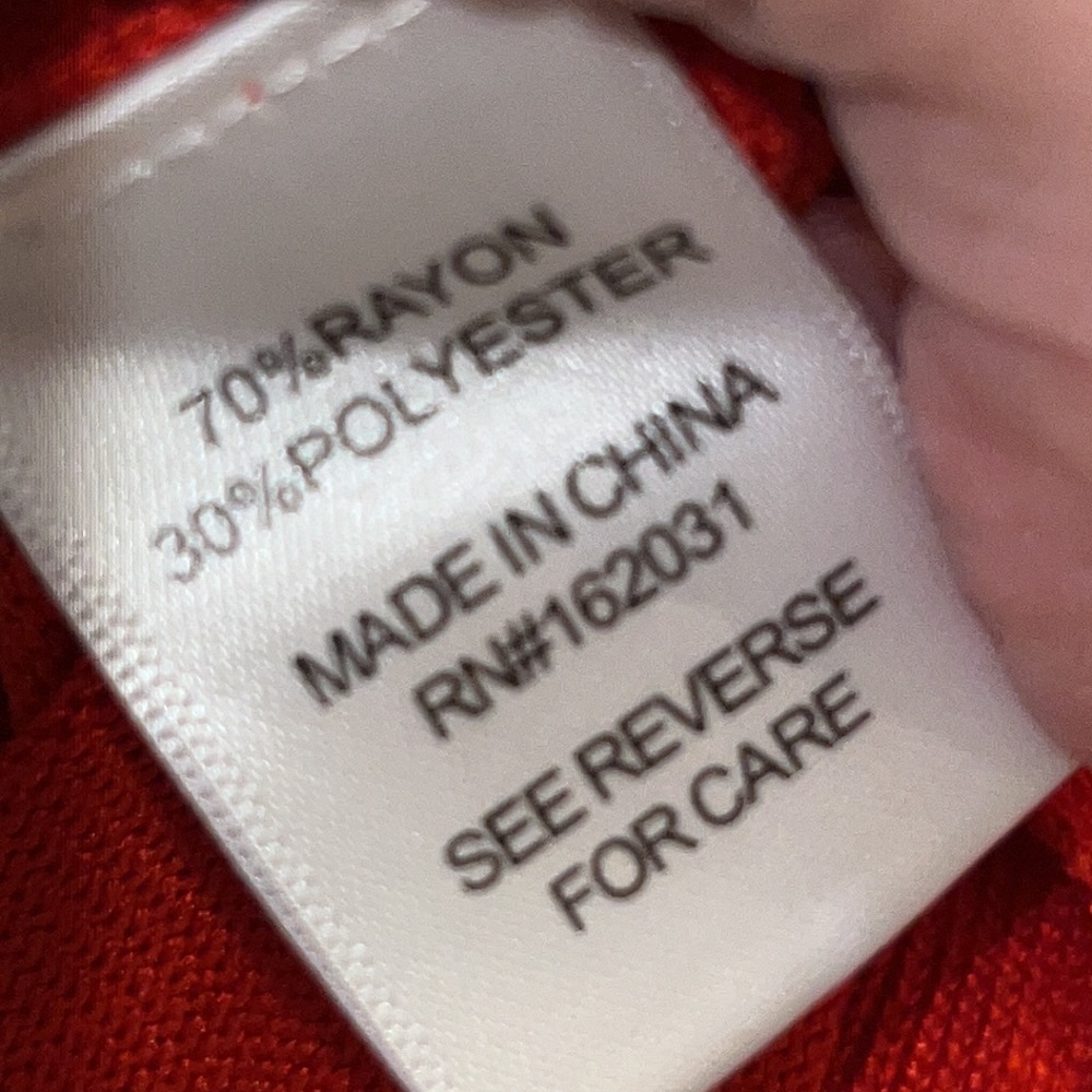 Red plus size pullover sweater - Picture 5 of 6